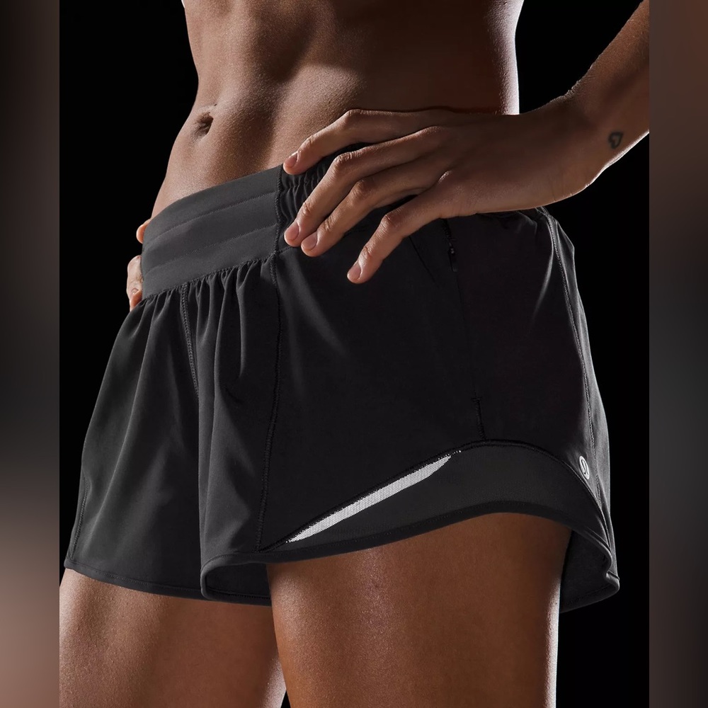 Lululemon Hotty Hot Low-Rise Lined Short 2.5"